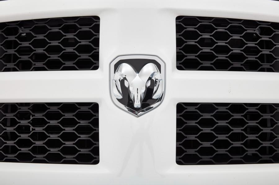 Логотип Ram 1500 Express Quad Cab (DS) 2018 года  (AU) (фото 9 из 28)